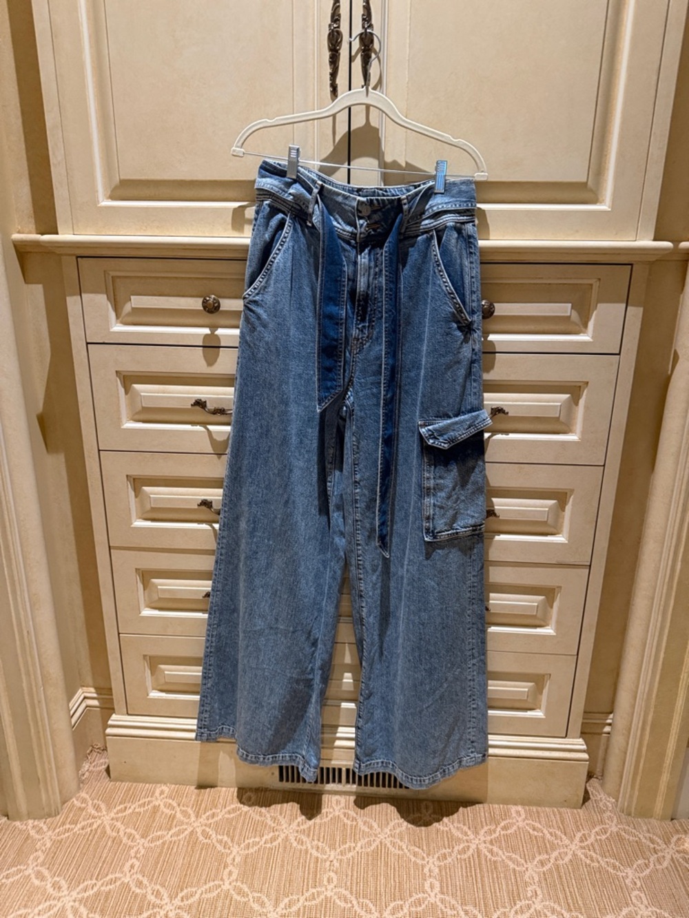 Like New Veronica Beard Wide-Leg Cargo Jeans 29
